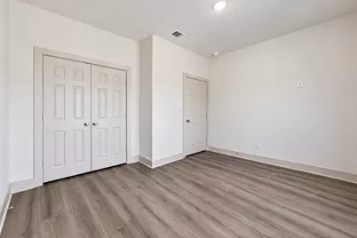 5025 Mallow Street #A, Houston, TX 77033 - Photo 8