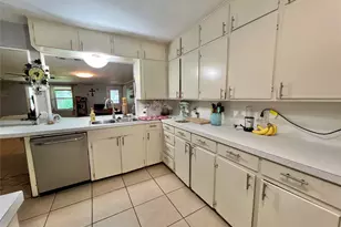 424 Evans St, Angleton, TX 77515 - Photo 8