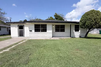 404 Elaine Street, La Marque, TX 77568 - Photo 2