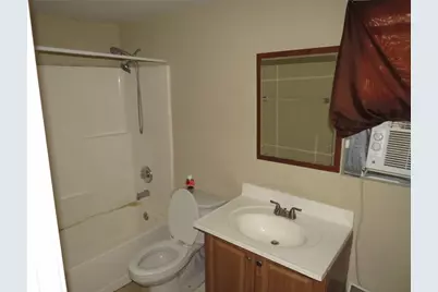 7102 N Highway 6, Hitchcock, TX 77563 - Photo 12