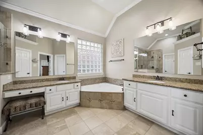 8107 Highland Forest Drive, Sugar Land, TX 77479 - Photo 18