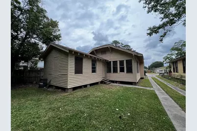 2394 Avenue A, Beaumont, TX 77701 - Photo 2