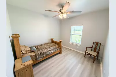 925 Chuckwagon Trail, Angleton, TX 77515 - Photo 6