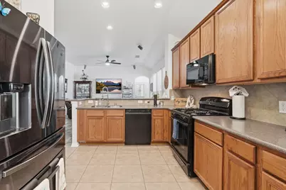 12915 Palm Leaf Court, Houston, TX 77044 - Photo 6