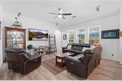 12915 Palm Leaf Court, Houston, TX 77044 - Photo 10