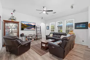 12915 Palm Leaf Ct, Houston, TX 77044 - Photo 10