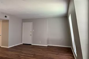 2101 6th Ave N, Texas City, TX 77590 - Photo 4