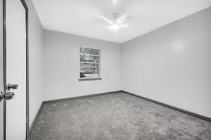 619 Rocky Mountain Dr, Houston, TX 77037 - Photo 20