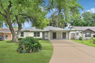 619 Rocky Mountain Dr, Houston, TX 77037 - Photo 1