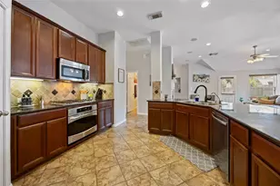 21586 Tims Harbor Dr, Kingwood, TX 77339 - Photo 4