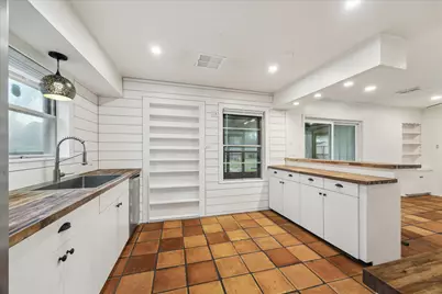 7262 Roos Road, Houston, TX 77074 - Photo 12