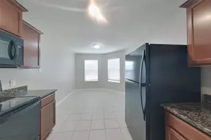 333 Summer Horse Dr, La Marque, TX 77568 - Photo 4