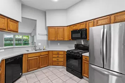 1207 Yorkshire Drive, Friendswood, TX 77546 - Photo 10