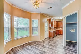 1122 Chase Park Dr, Bacliff, TX 77518 - Photo 4