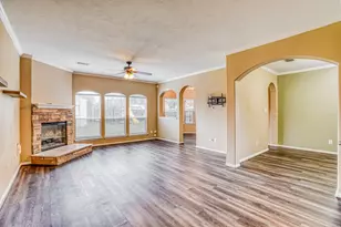 1122 Chase Park Dr, Bacliff, TX 77518 - Photo 2