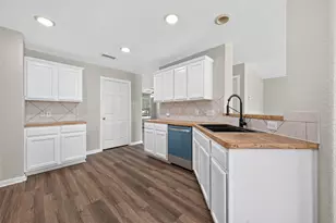 3219 Watercliff Ct, Spring, TX 77388 - Photo 10