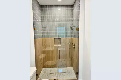 13007 Jolly Roger Drive, Freeport, TX 77541 - Photo 10