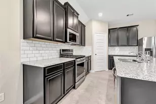 2710 Dark Lantern Ln, Rosenberg, TX 77471 - Photo 2