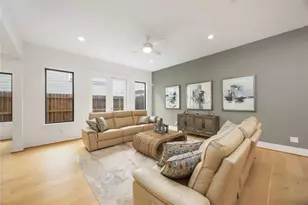 3518 Harvest Dance Dr, Houston, TX 77008 - Photo 10