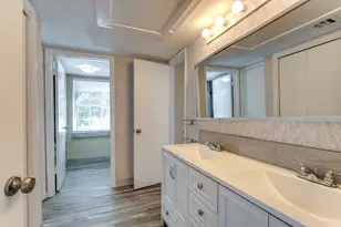 9809 Richmond Ave, Houston, TX 77042 - Photo 28