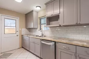 1350 Strawberry St, League City, TX 77573 - Photo 12