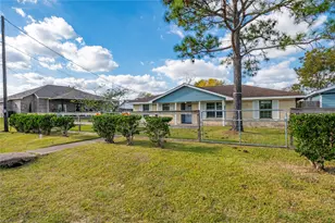 1350 Strawberry St, League City, TX 77573 - Photo 30