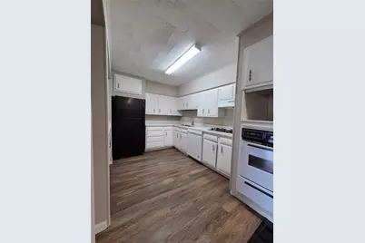 122 S Willow Street, Texas City, TX 77591 - Photo 4