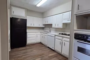 122 S Willow St, Texas City, TX 77591 - Photo 4