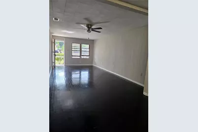 122 S Willow Street, Texas City, TX 77591 - Photo 2