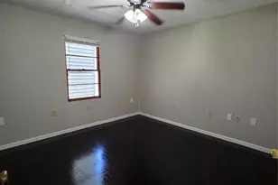 122 S Willow St, Texas City, TX 77591 - Photo 12