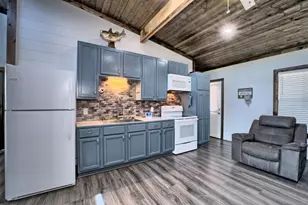 181 Lake St, Burkeville, TX 75932 - Photo 6