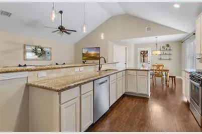 735 Broad Ripple Drive, Houston, TX 77336 - Photo 10
