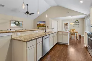 735 Broad Ripple Dr, Houston, TX 77336 - Photo 10