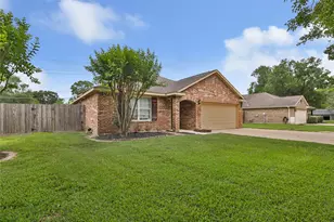 735 Broad Ripple Dr, Houston, TX 77336 - Photo 2