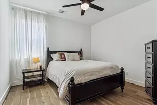 810 E 39th St, Houston, TX 77022 - Photo 12