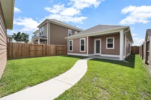 2517 S Houston Ave, Pearland, TX 77581 - Photo 12