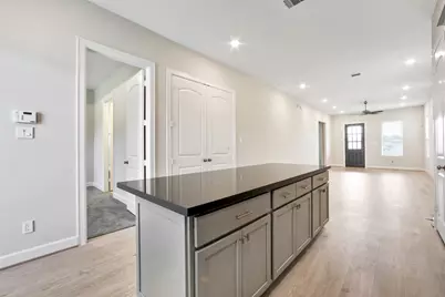 2517 S Houston Avenue, Pearland, TX 77581 - Photo 6