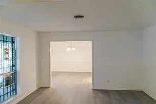 8526 Dashwood Dr, Houston, TX 77036 - Photo 8