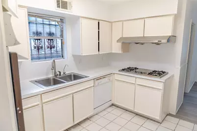8526 Dashwood Drive, Houston, TX 77036 - Photo 6