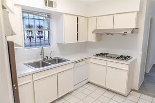8526 Dashwood Dr, Houston, TX 77036 - Photo 6