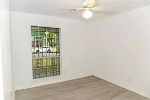 8526 Dashwood Dr, Houston, TX 77036 - Photo 16