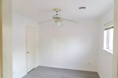 8526 Dashwood Drive, Houston, TX 77036 - Photo 14