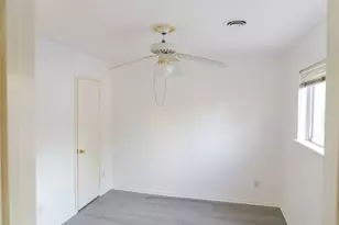8526 Dashwood Dr, Houston, TX 77036 - Photo 14
