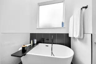 830 E 40th St, Houston, TX 77022 - Photo 42