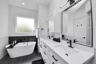 830 E 40th St, Houston, TX 77022 - Photo 40