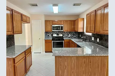 2211 Ruffian Lane, Stafford, TX 77477 - Photo 10