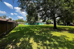 416 Azalea Dr, Baytown, TX 77520 - Photo 20
