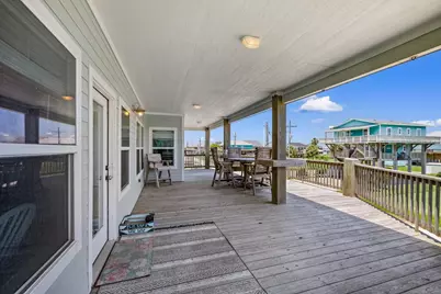 853 Wommack, Crystal Beach, TX 77650 - Photo 8
