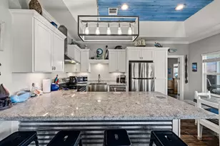 853 Wommack, Crystal Beach, TX 77650 - Photo 14
