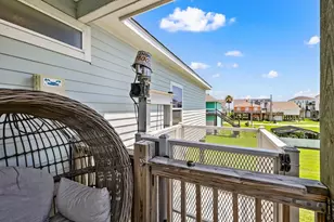 853 Wommack, Crystal Beach, TX 77650 - Photo 10